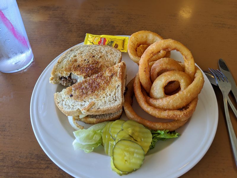 Brownie's Restaurant food